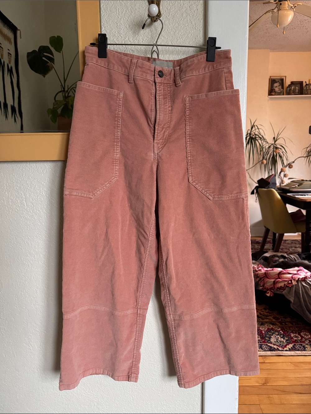Everlane Way-High Gardener Cropped Pants - 8 US - light salmon corduroy